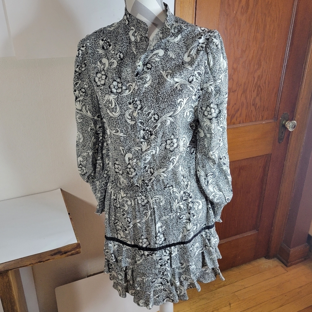 Forever 21 Back Button Black/white Floral Dress Wednesday Addams/Goth Style Lar